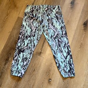 Calvin Klein Performance Printed Cropped Leggings Size Small
